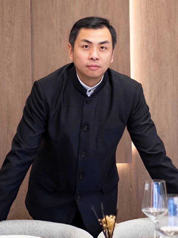 leon principal architect.webp